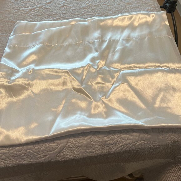4 White Satin PIllow Cases - Picture 2 of 3